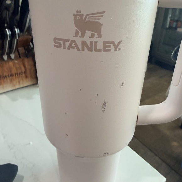 STANLEY Quencher H2.0 Tumbler with Handle and Straw 40 oz | Flowstate 3-Position - Picture 3 of 5